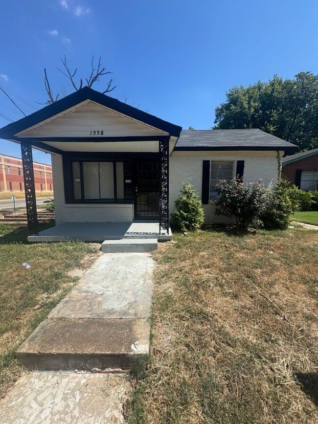 Building Photo - 1558 Tayner St