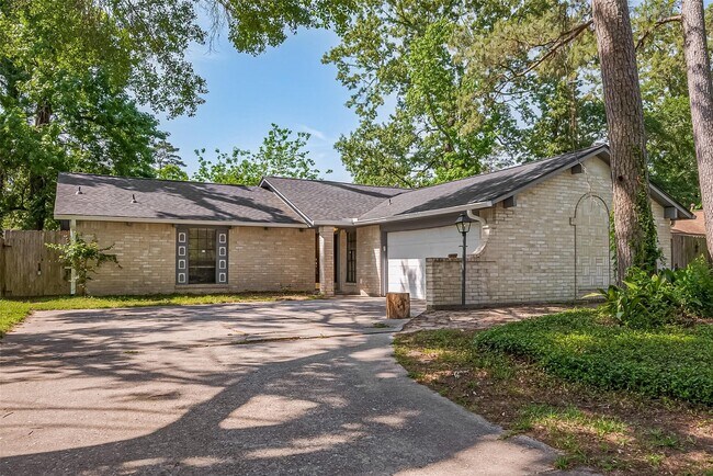Building Photo - 2762 Foliage Green Dr