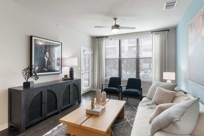 Foto del edificio - 7330 Bluff Springs Rd