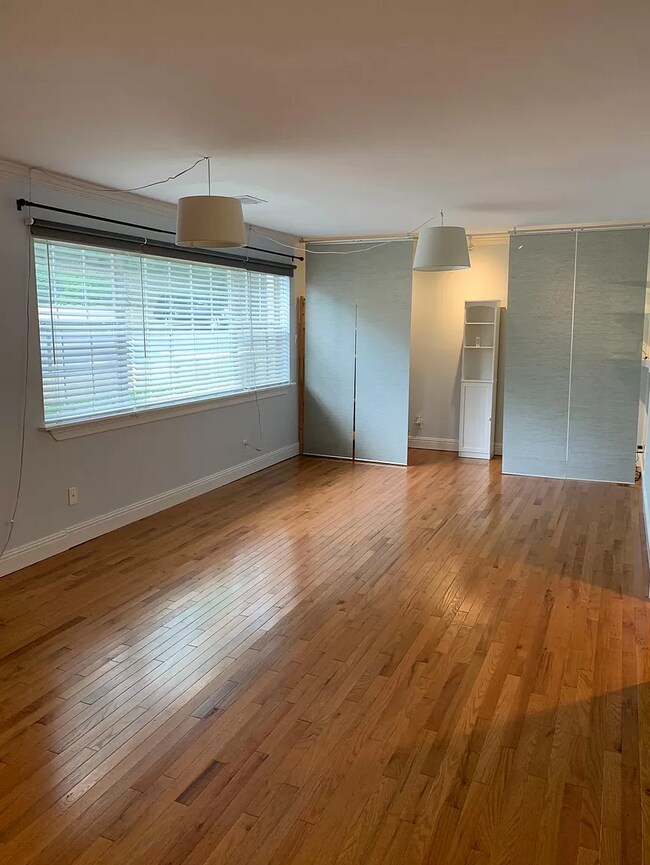 Foto del edificio - 1643 Briarcliff Rd NE