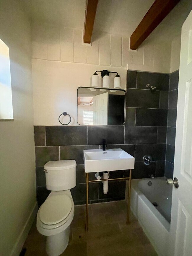 Foto del edificio - 1216 E 138th Ave