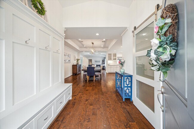 Foto del edificio - 6249 Olympia Dr