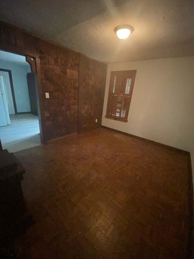 Foto del edificio - 523 Woodbury Rd