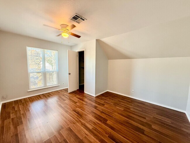 Building Photo - Nice 3 bedroom 2.5 bath near Jenks HS