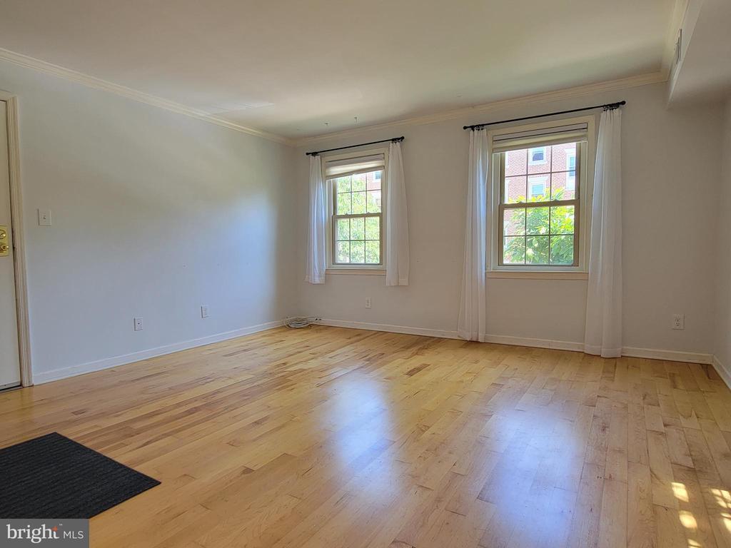 529 Bashford Ln Unit 1, Alexandria, VA 22314 Room for Rent in