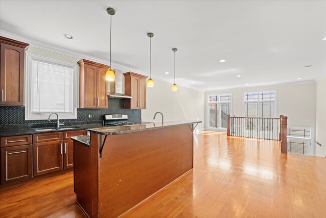 Foto del edificio - 2415 W Palmer St