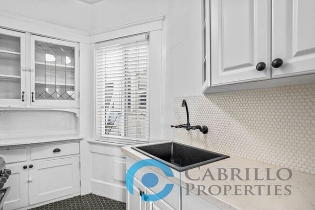 Foto del edificio - 401 Juniper St