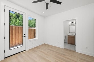 Building Photo - 3348 Sauer St