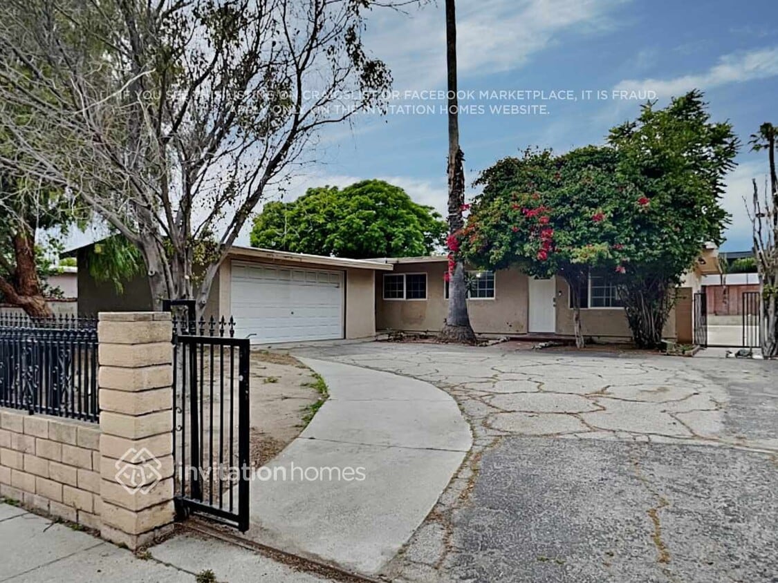 Primary Photo - 12601 Mercer St