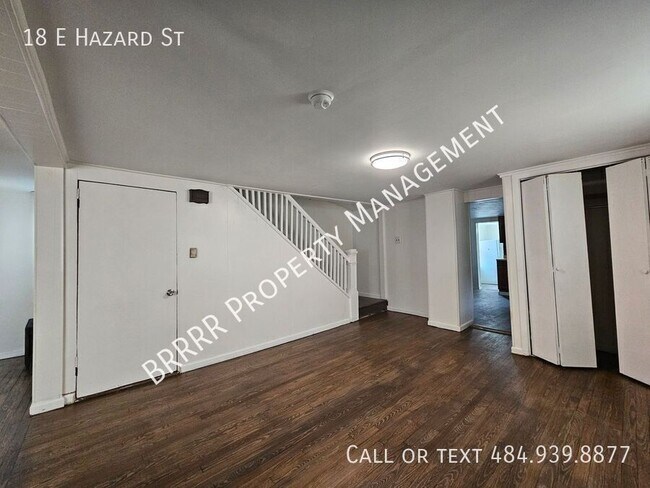 Foto del edificio - 18 E Hazard St