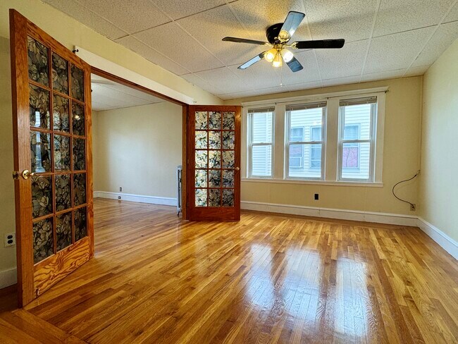 Building Photo - 27 Stearns St