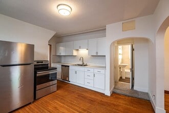 Building Photo - 109 Copeland Ave