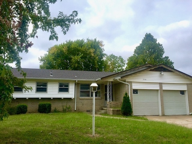 Primary Photo - 3 Bedroom 2 Full Bath Home with Fireplace,...