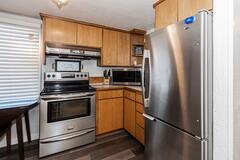 Building Photo - 320 N Holmes Ave