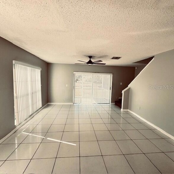 Foto del edificio - 721 Kensington Lake Cir