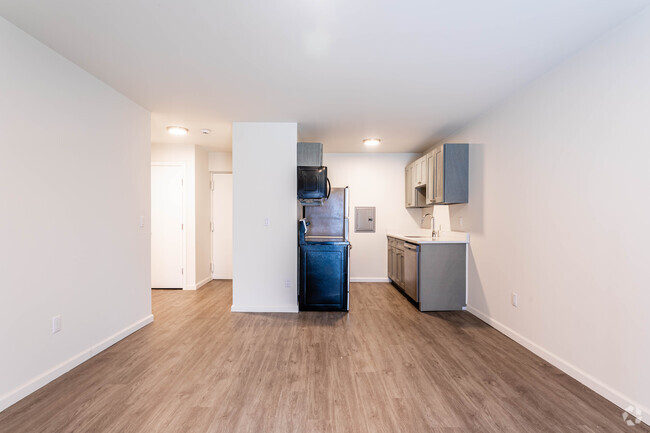 1BR, 1BA - 530SF - Living Area - Summit on Prospect