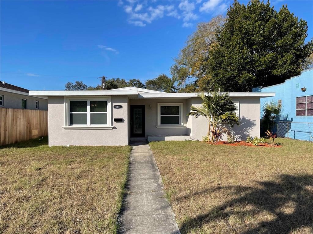 Foto principal - 3061 19th Ave S