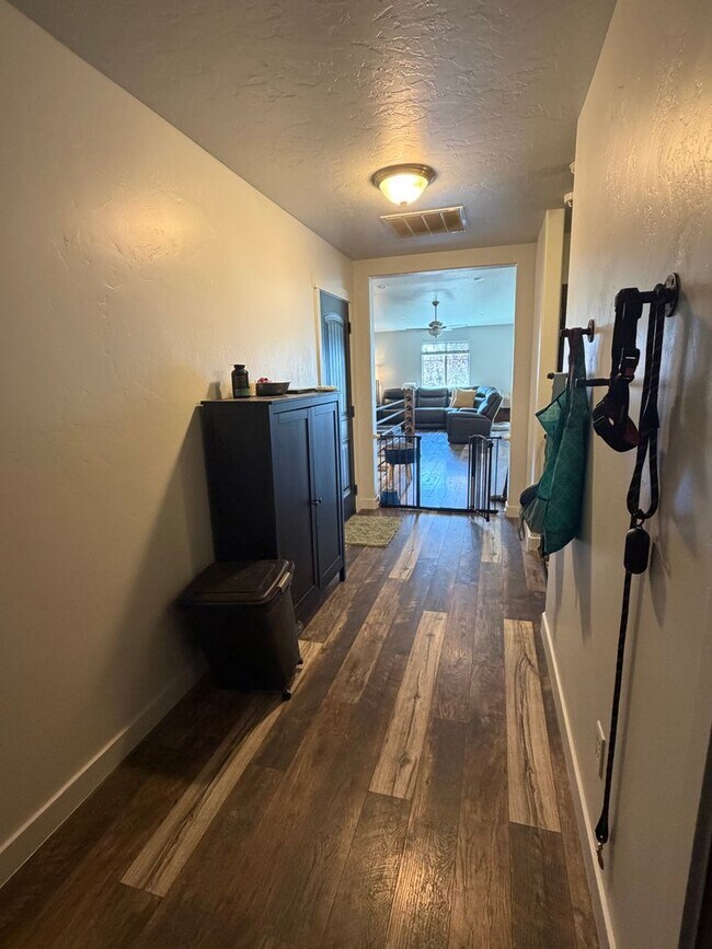 Building Photo - 6584 S Azimuth Ct