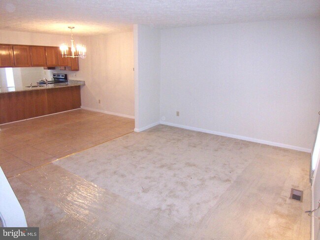 Building Photo - 502 Park Manor Cir