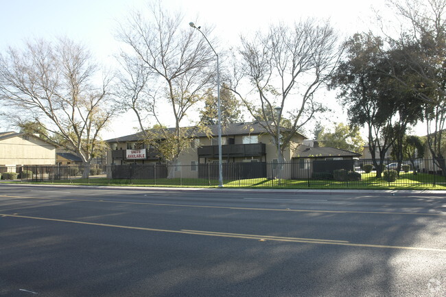 Building Photo - Madera West Apartments