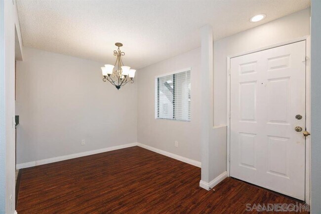 Building Photo - 9489 Fairgrove Ln