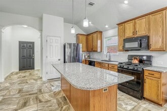 Building Photo - 6015 Wildbriar Ln