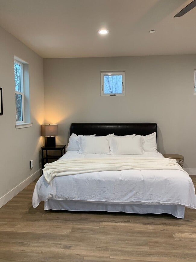 Building Photo - 149 W 21st St