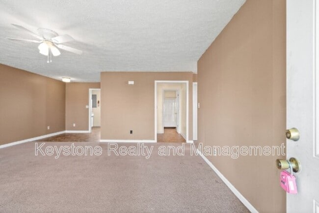 Building Photo - 0 306 Thompsonville Ln