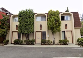 Building Photo - 1220 Southwood Dr