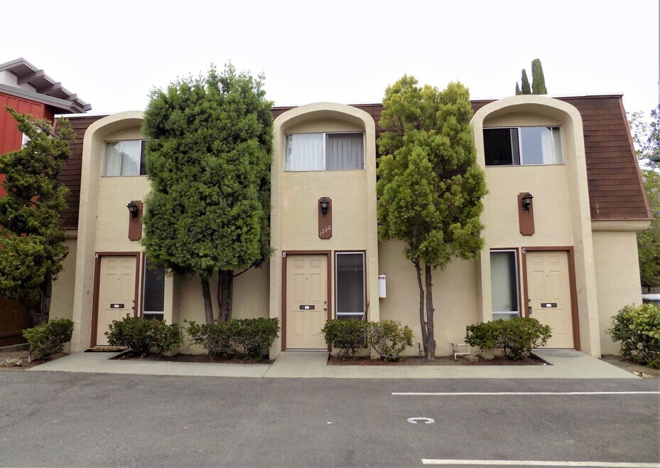 1220 Southwood Dr