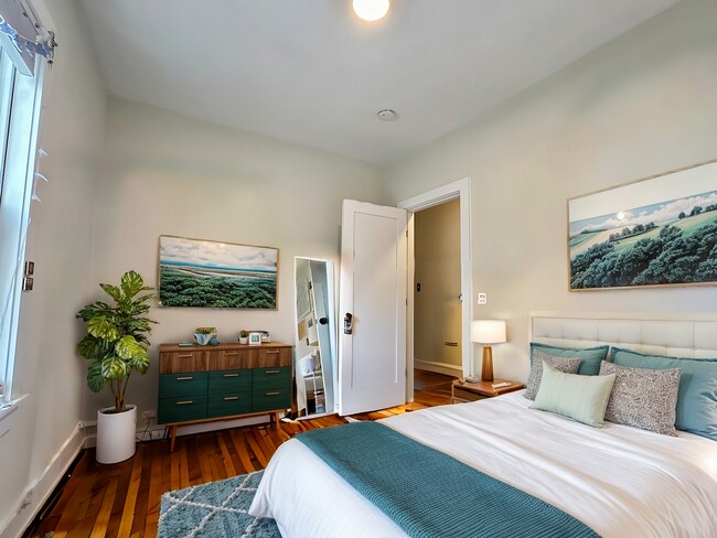 Foto del edificio - 839 Parker St