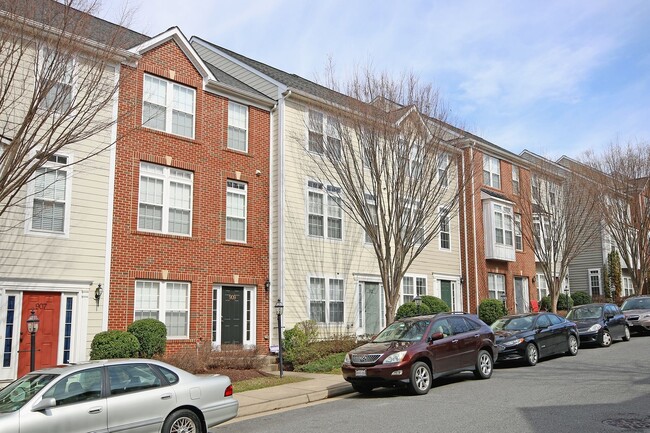 Foto del edificio - Cherry Hill Townhouse, Short Drive From UVA