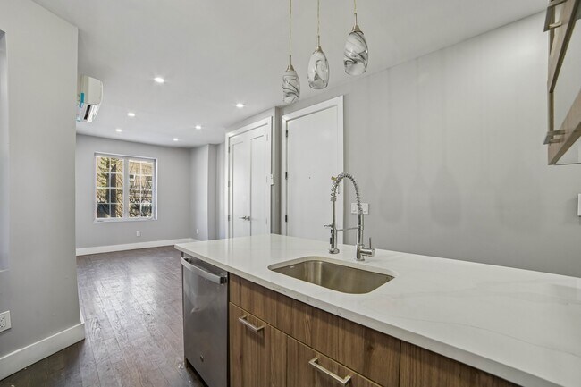 Building Photo - 270 Hancock Ave