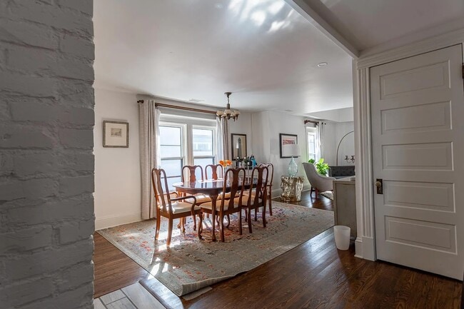 Dining Area - 2447 Girard Ave S