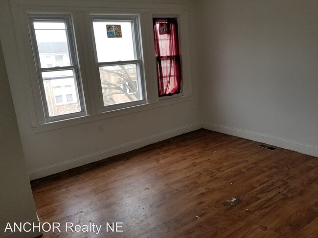 Foto del edificio - 3 br, 1 bath House - 6420 Chelwynde Ave