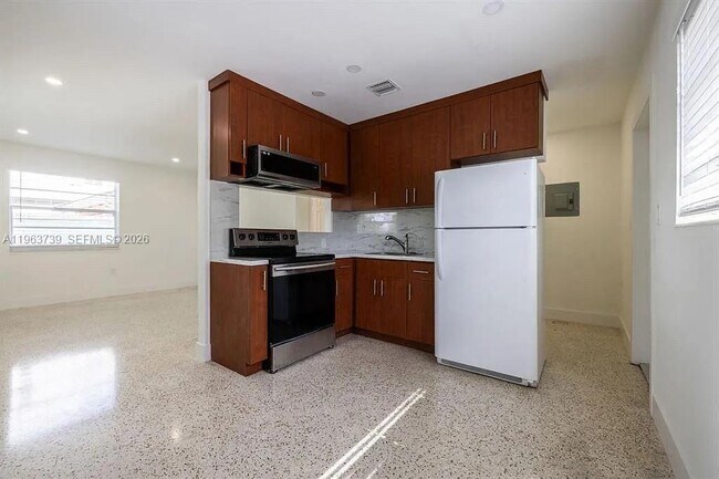 Foto del edificio - 1555 NW 34th St