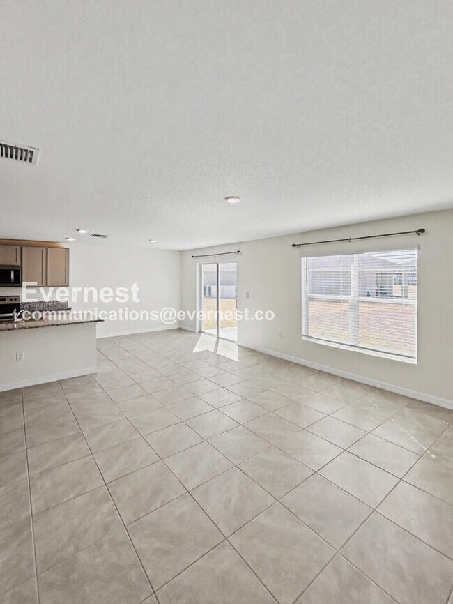 Foto del edificio - 5106 Plumeria Dr