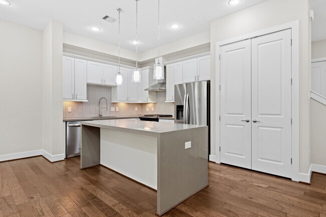 Foto del edificio - 1611 Hardy St