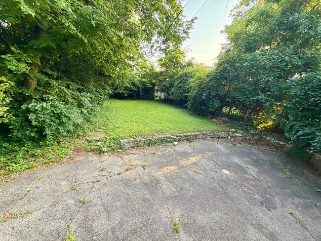Photo - Great 3 bed home in Bond Hill!!
