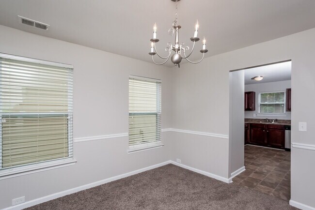Building Photo - 2420 Valley Creek Dr