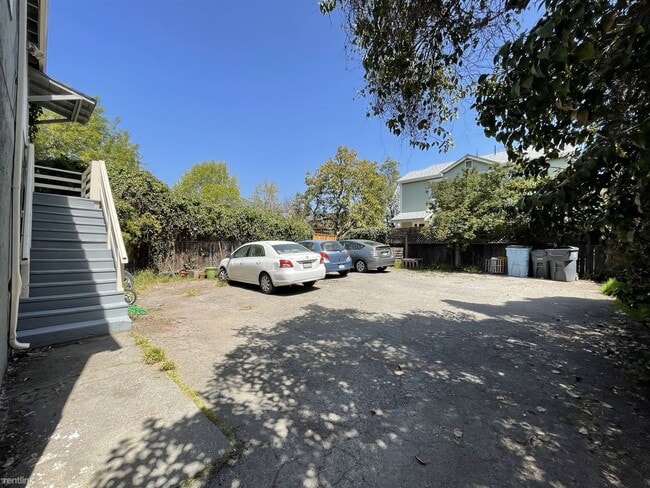 Building Photo - 1 br, 1 bath 4plex - 3109 King St #D