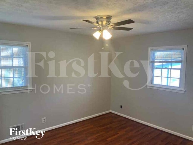 Foto del edificio - 518 Rebecca St