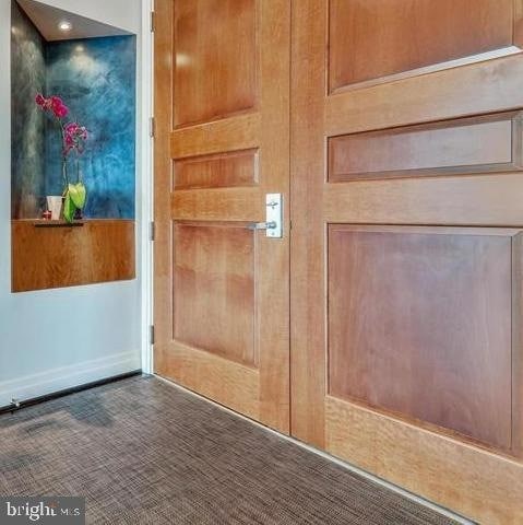 Foto del edificio - 8220 Crestwood Heights Dr