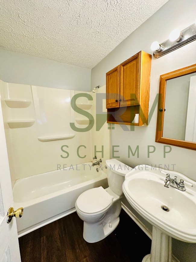 Photo - 2BR off Taylor Blvd with open floor plan *$400 off 1st months rent* House