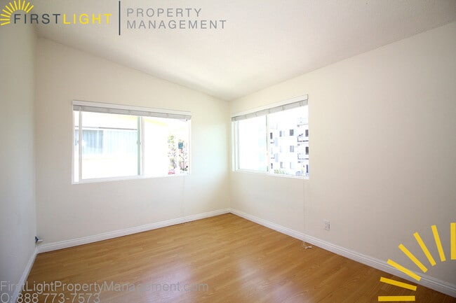 Building Photo - 503 Avenue G - Ave