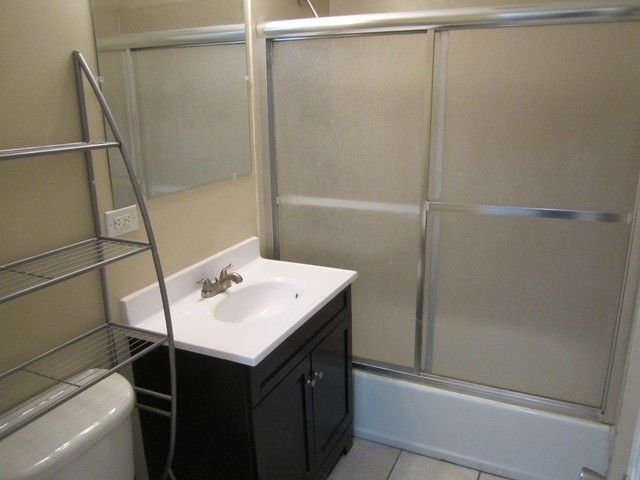 Building Photo - Nicely updated 3 bedroom Ranch