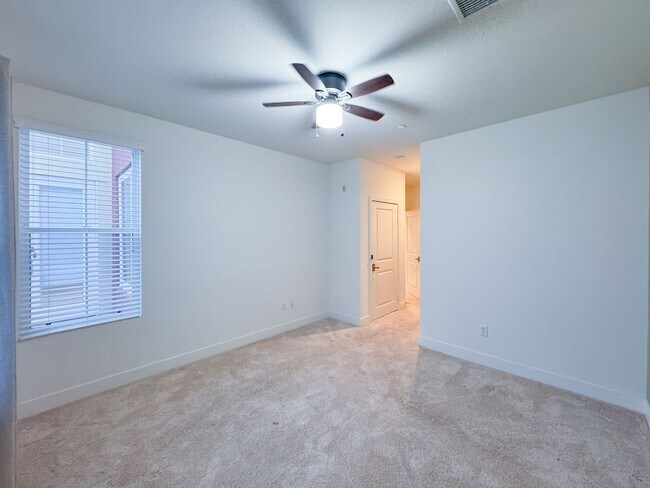Foto del edificio - Beautiful 2bd 2bath Luxury Apartment in Torrance