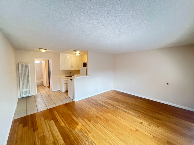 Foto del edificio - 2435 2nd St