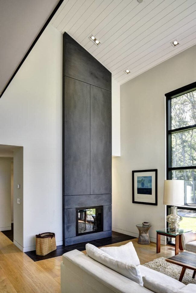 Foto del edificio - 507 Edge of Woods Rd