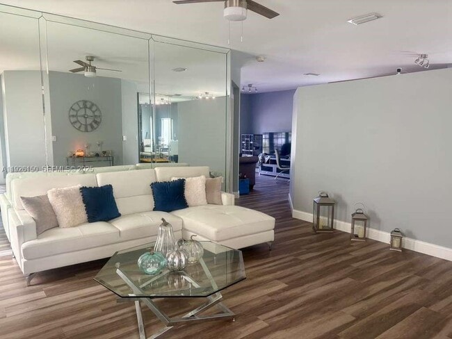 Foto del edificio - 17011 NW 13th St